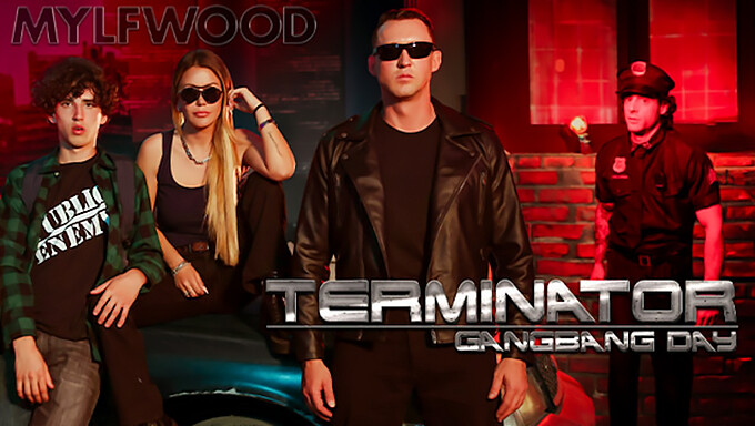 Lexi Stone's Hete MyLFwood avontuur in Terminator: groepsseks Dag XXX Parodie